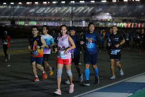 BIB: 4572, 40190, 41275, 310
                            <button type="button" onclick="openModal(10583733)" class="btn btn-primary btn-sm float-right btn-popup" data-toggle="modal" data-target=".modal-high-quality">
                        <i class="fas fa-shopping-cart"></i> Add to Cart
                    </button>
                                            <button type="button" onclick="isThisMe(10583733, true)" class="btn btn-success btn-sm float-right btn-popup btn-isme hidden" data-toggle="tooltip" data-placement="bottom" title="นี่คือรูปของคุณใช่ไหม คลิกที่นี่เพื่อเอาเข้าอัลบั้ม">
                        <i class="fas fa-plus"></i> Add to album
                    </button>
                    <button type="button" onclick="isThisMe(10583733, false)" class="btn btn-warning btn-sm float-right btn-popup btn-isnotme hidden">
                        <i class="fas fa-ban"></i> Remove from album
                    </button>